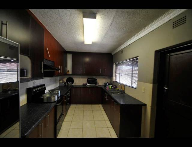 3 BEDROOM HOUSE FOR SALE IN DAWN PARK